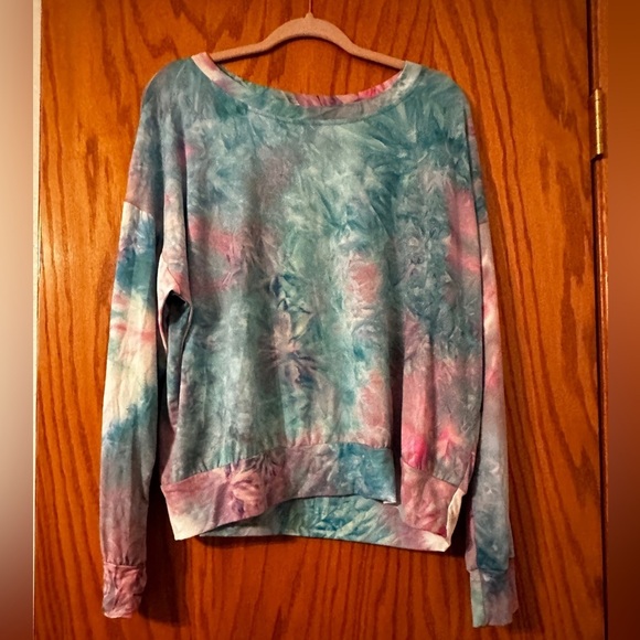 Socialite Wide Neck Shirt - NWOT - Size L - Picture 1 of 9